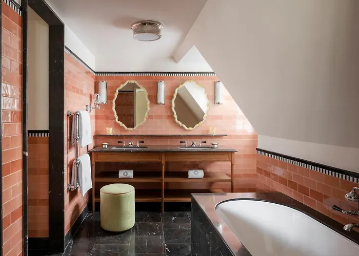 Le Grand Mazarin Hotel